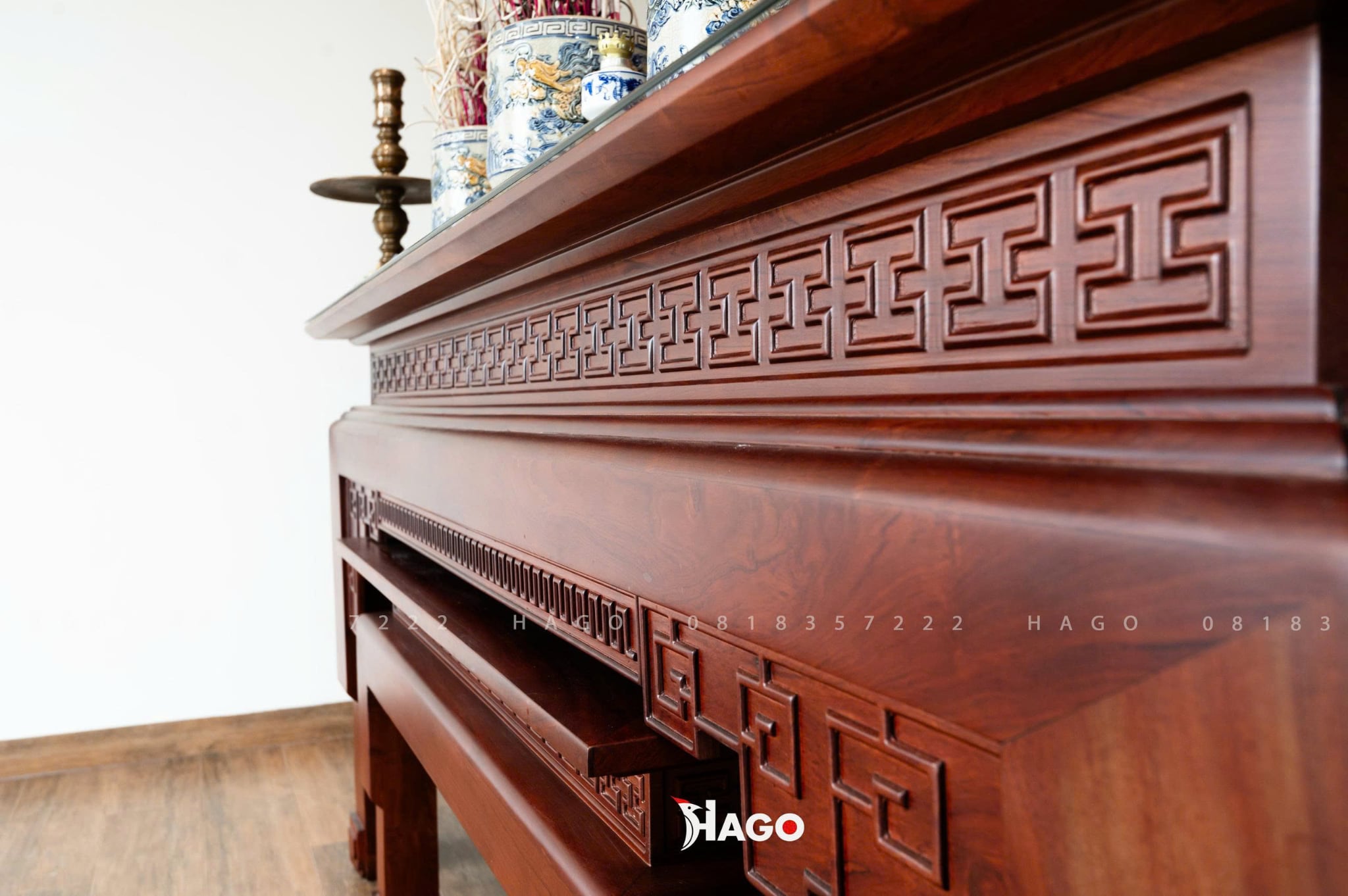 Alternative view of Bàn thờ gỗ Hương đẹp